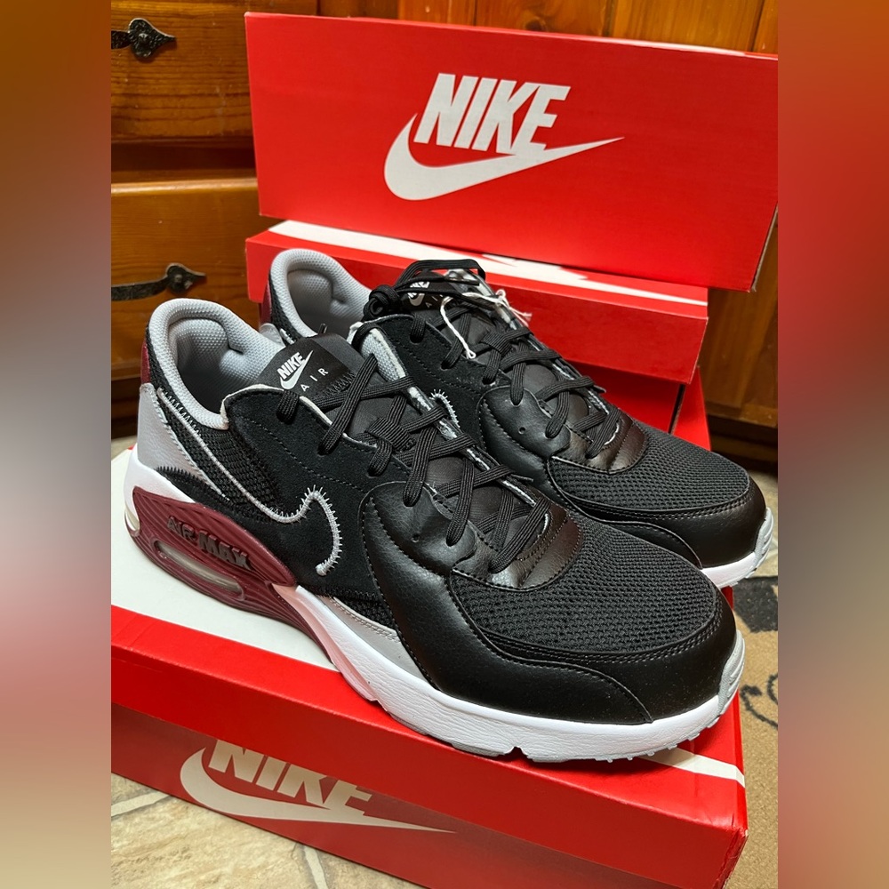 Nike Air Max Excee Black Wolf Gray Team Red Sneakers Men’s 13